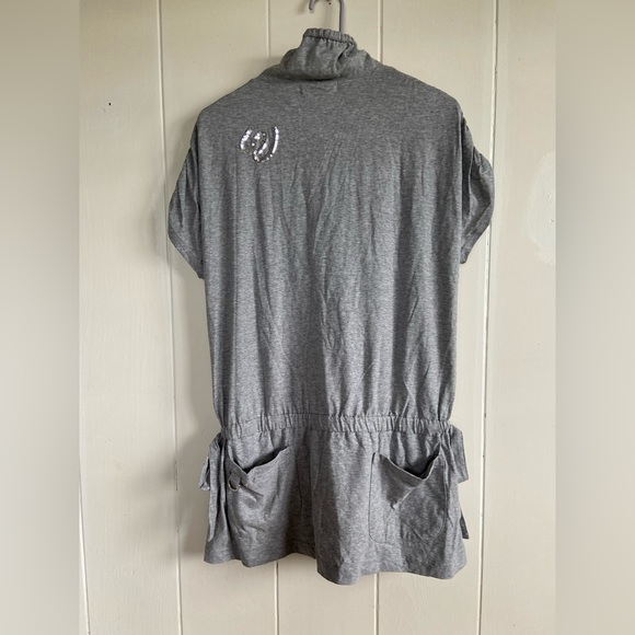 1- M. U. SPORTS Gray Embroidered Tunic Top - Picture 10 of 10